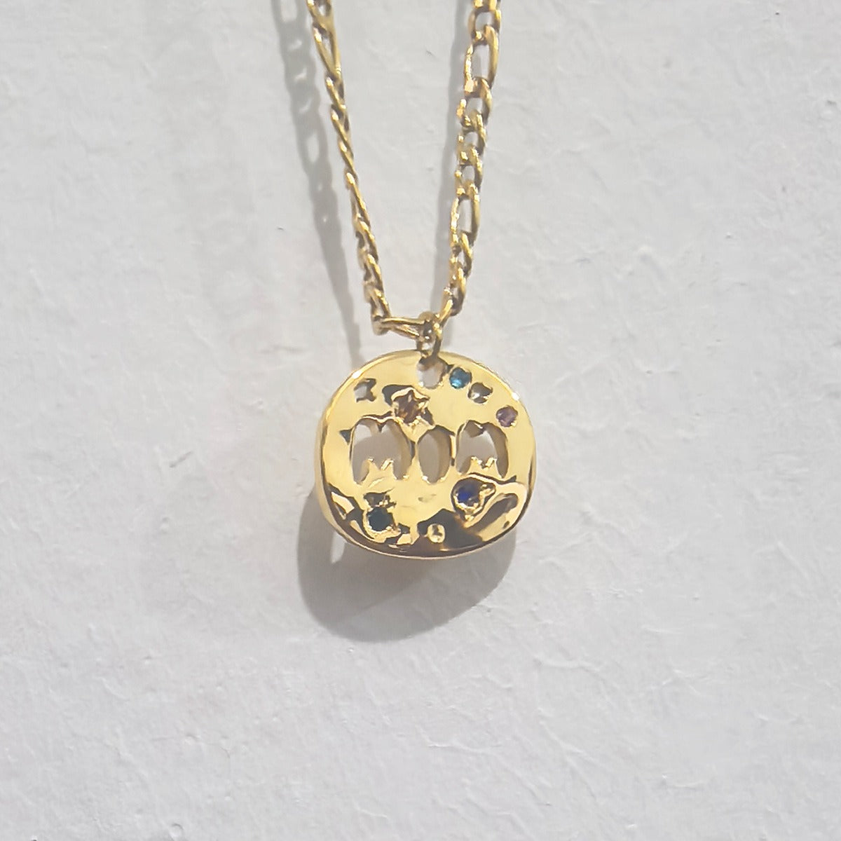 Irregular circular necklace