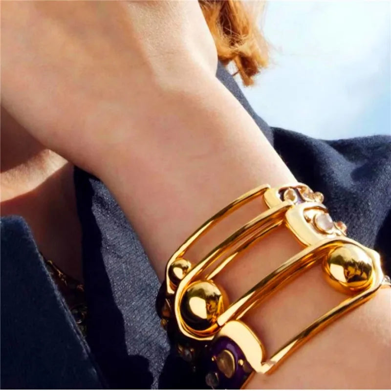 Retro Brass Gold Color Metal Bracelets Geometric Buckle Bangles for Women Jewelry European American Luxury Accessories Gifts