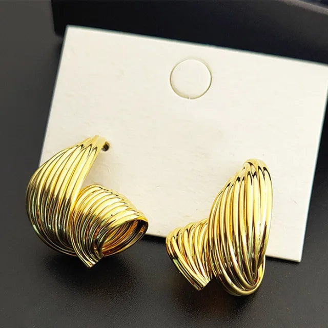 Metal earrings for women with 18k gold-plated silver ear studs