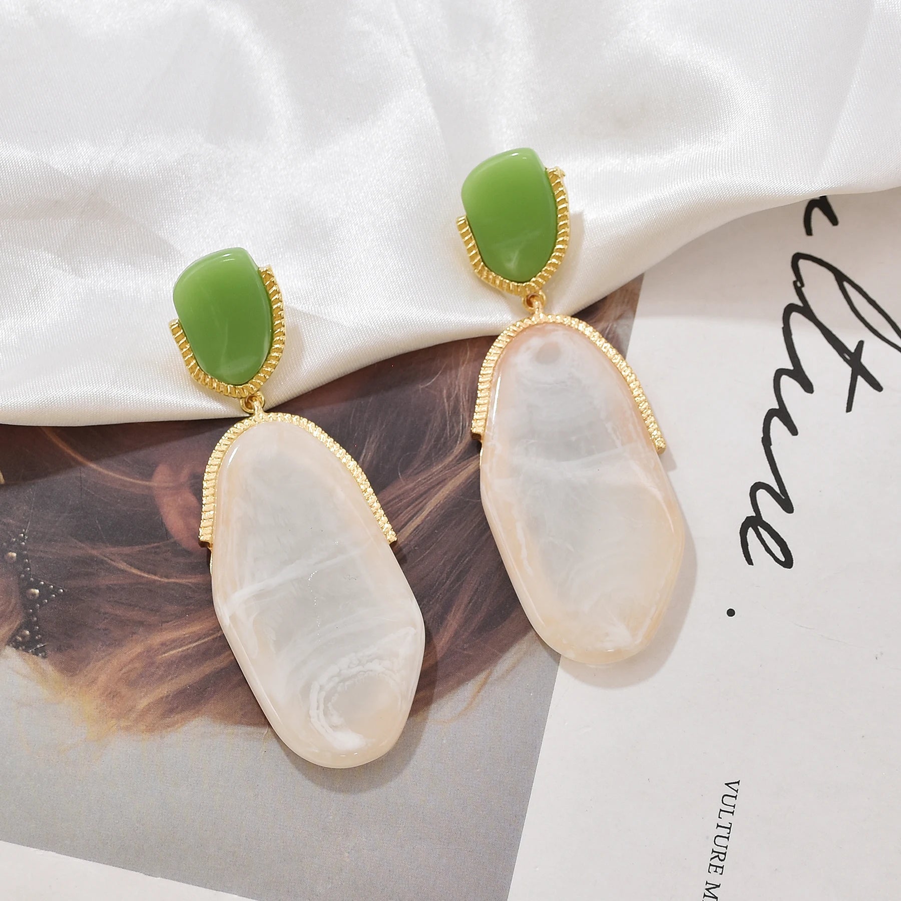 White Irregular Acrylic Imitation Stone Pendant Earrings for Women Fashion Exaggerated Big Geometric Earings Summer Jewelry Gift
