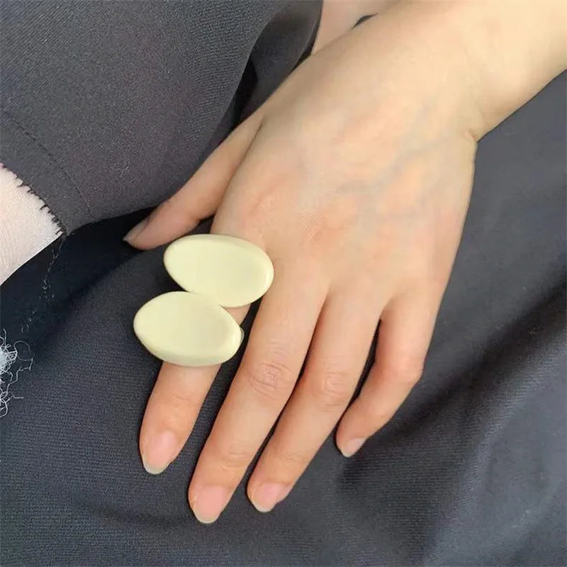 Irregular Wide Large Chunky Rings for Women Vintage Crystal Resin Autumn Winter Geometric Stacking Wear Finger Jewelry