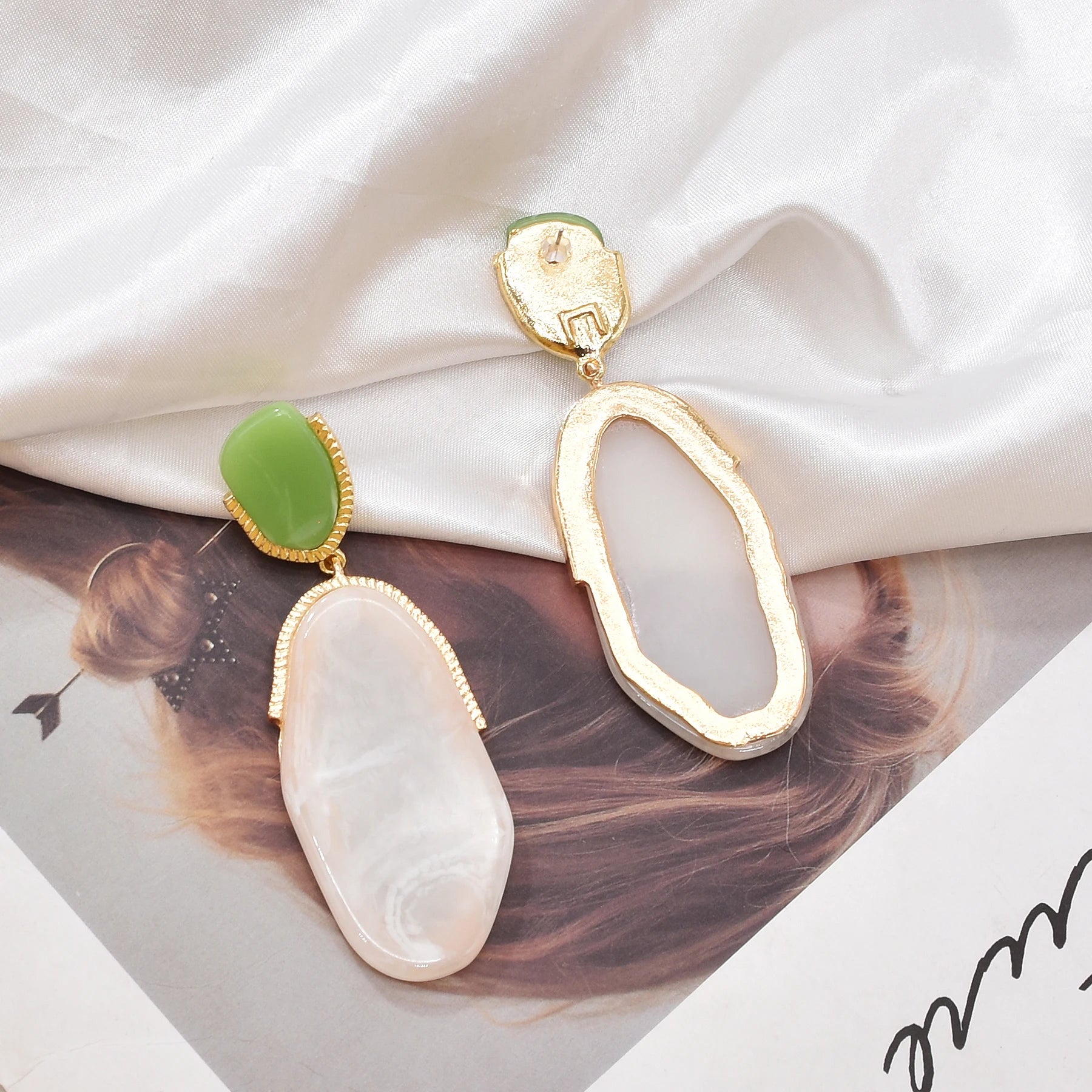 White Irregular Acrylic Imitation Stone Pendant Earrings for Women Fashion Exaggerated Big Geometric Earings Summer Jewelry Gift