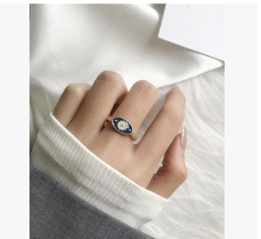 2020 New Korean Style Flower Rings for Women Punk Trendy Vintage Plum Blossom Ring Small Daisy Flower Rings Party Couple Rings