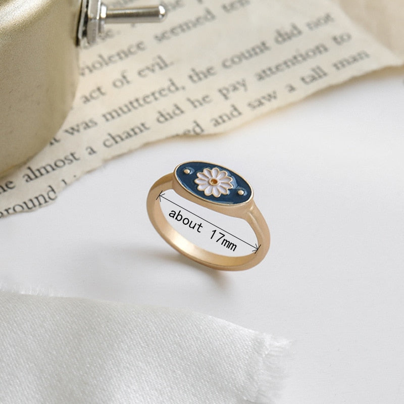 2020 New Korean Style Flower Rings for Women Punk Trendy Vintage Plum Blossom Ring Small Daisy Flower Rings Party Couple Rings