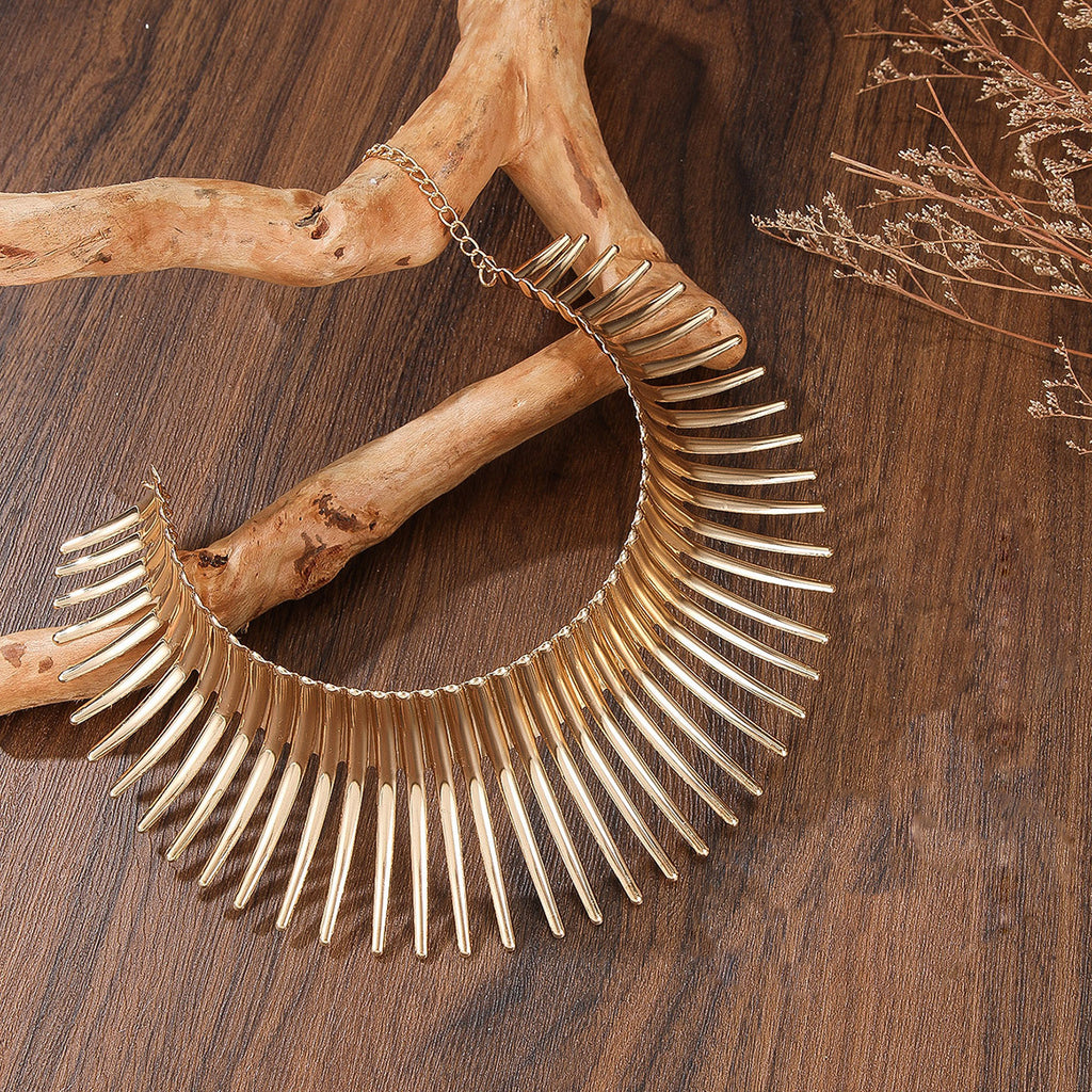Striped collar necklace