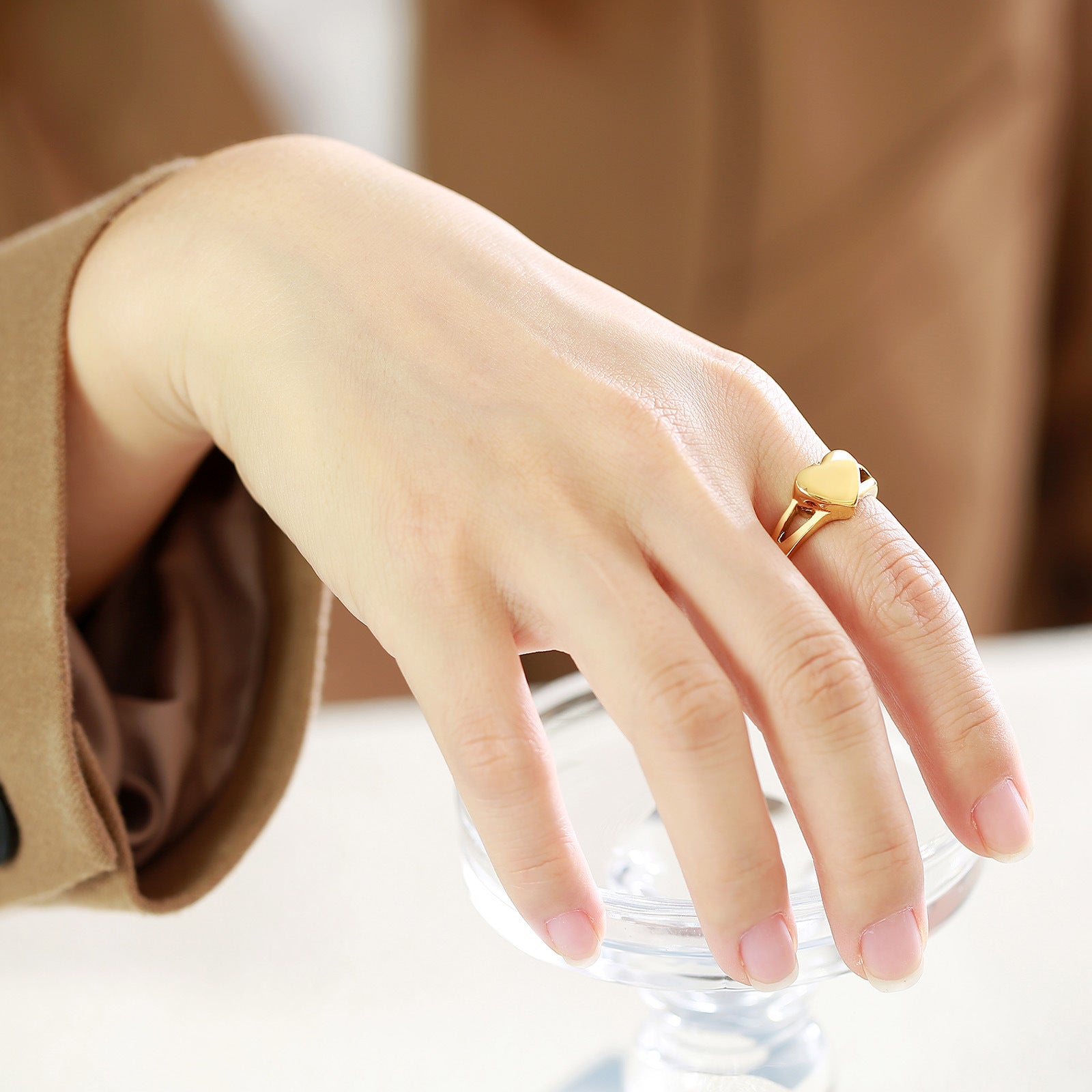 Love titanium steel heart-shaped urn casting ring that can be opened for women's pet rings in gold
